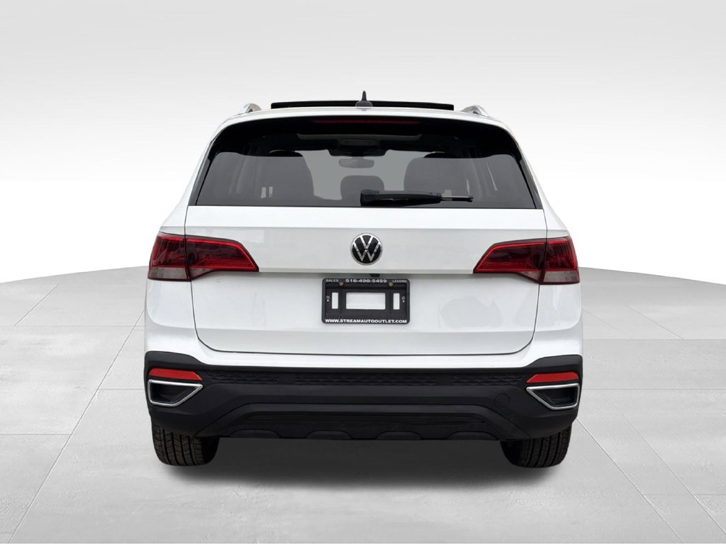 Used 2024 Volkswagen Taos SE FWD image 7