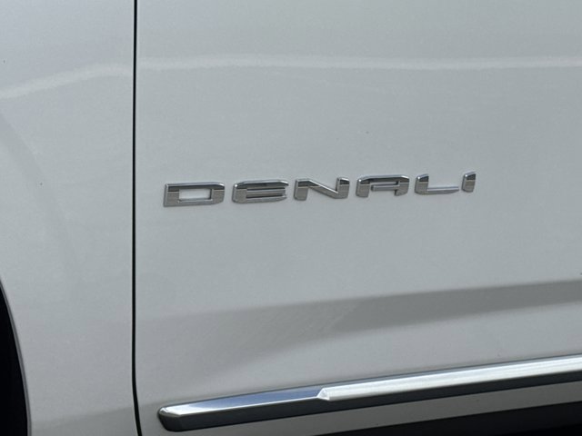 Used 2025 GMC Yukon Denali w/ Sun & Power Step Package image 17