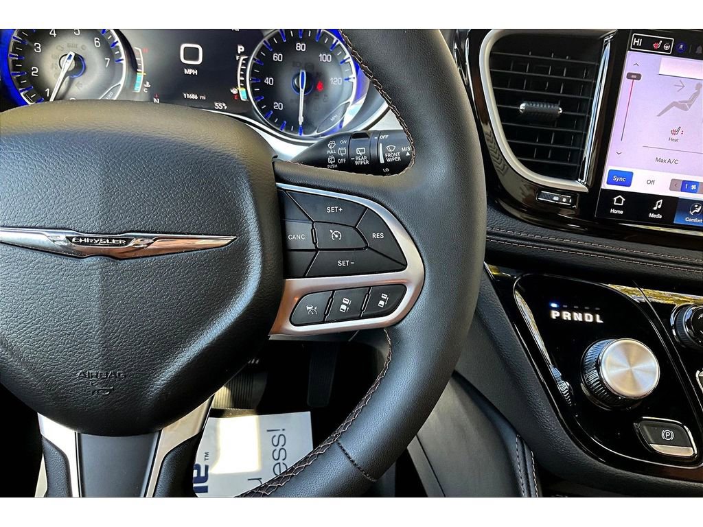 Used 2024 Chrysler Pacifica Pinnacle image 26