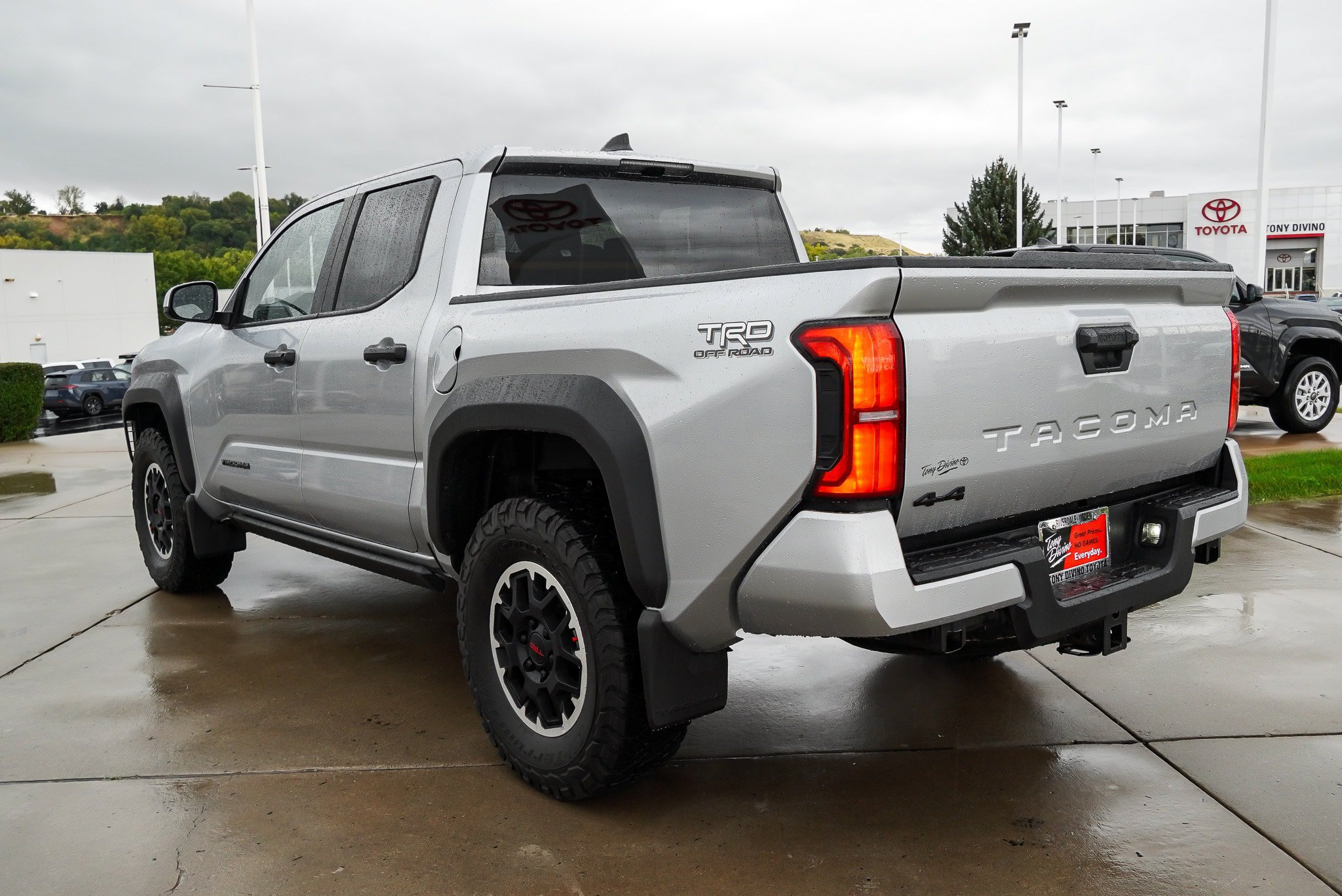 Certified 2025 Toyota Tacoma TRD Off-Road AWD/4WD image 6