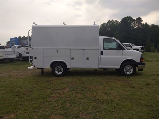 New 2025 GMC Savana 3500 w/ Power Convenience Package image 10