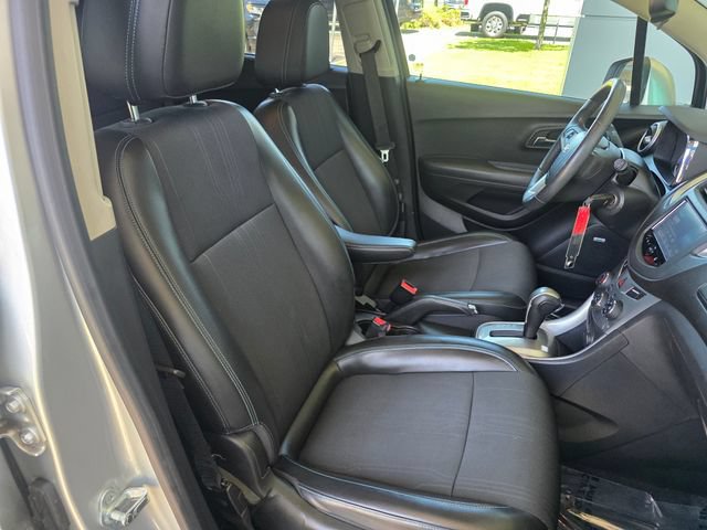 Used 2015 Chevrolet Trax LT w/ LT Sun and Sound Package AWD/4WD image 11