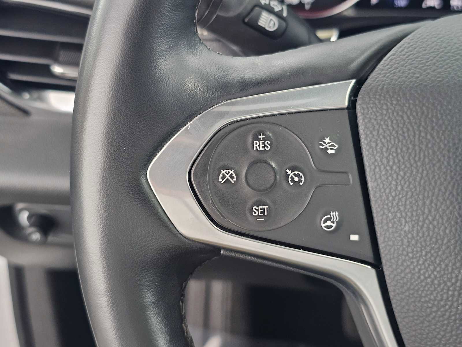 Used 2023 Chevrolet Traverse Premier image 29