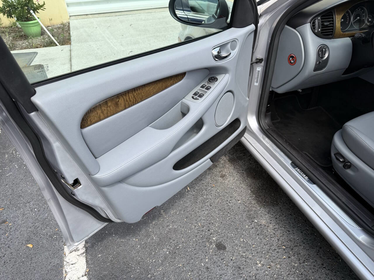 Used 2005 Jaguar X-TYPE 3.0 AWD/4WD image 12