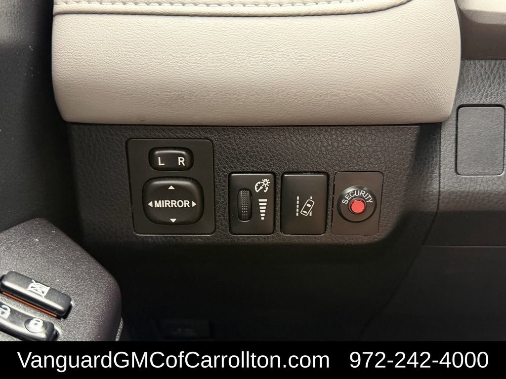 Used 2018 Toyota RAV4 XLE w/ Plus Extra Value Package FWD image 23