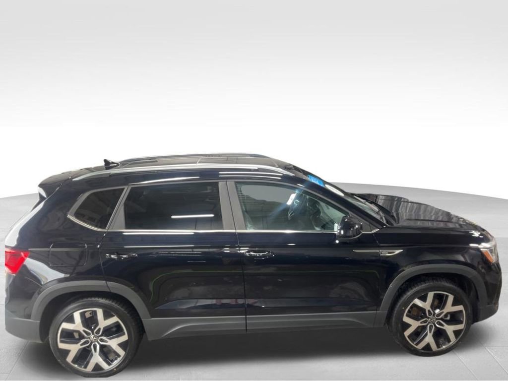 Used 2023 Volkswagen Taos SEL AWD/4WD image 5