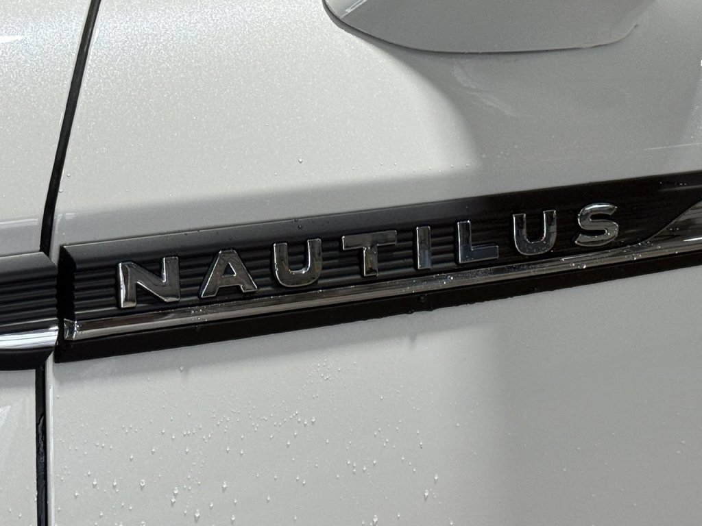 Certified 2023 Lincoln Nautilus AWD image 10