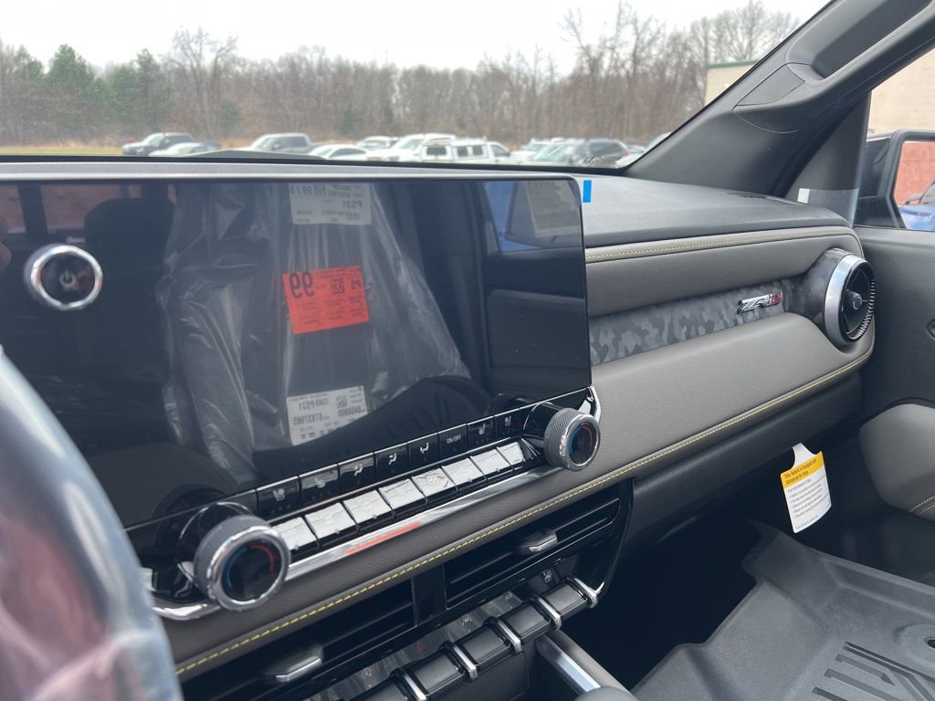 New 2026 Chevrolet Colorado ZR2 w/ Midnight Edition image 13