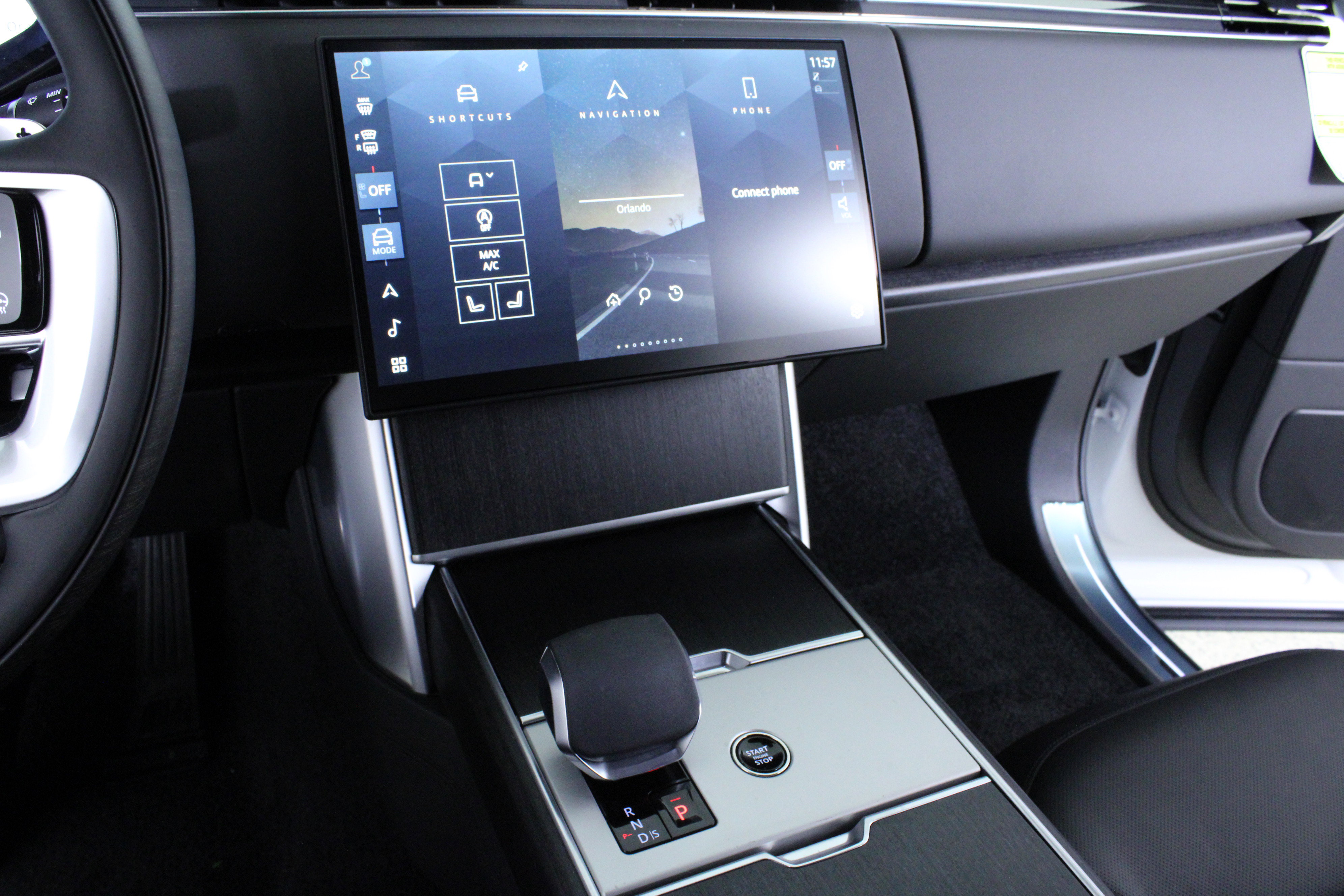 New 2026 Land Rover Range Rover SE image 19