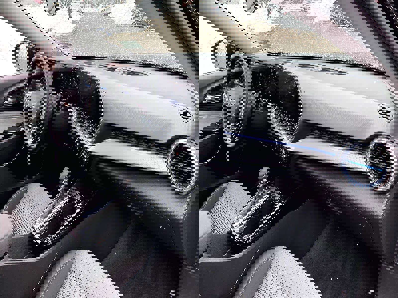 Used 2025 Chevrolet Trax LT w/ LT Convenience Package image 14