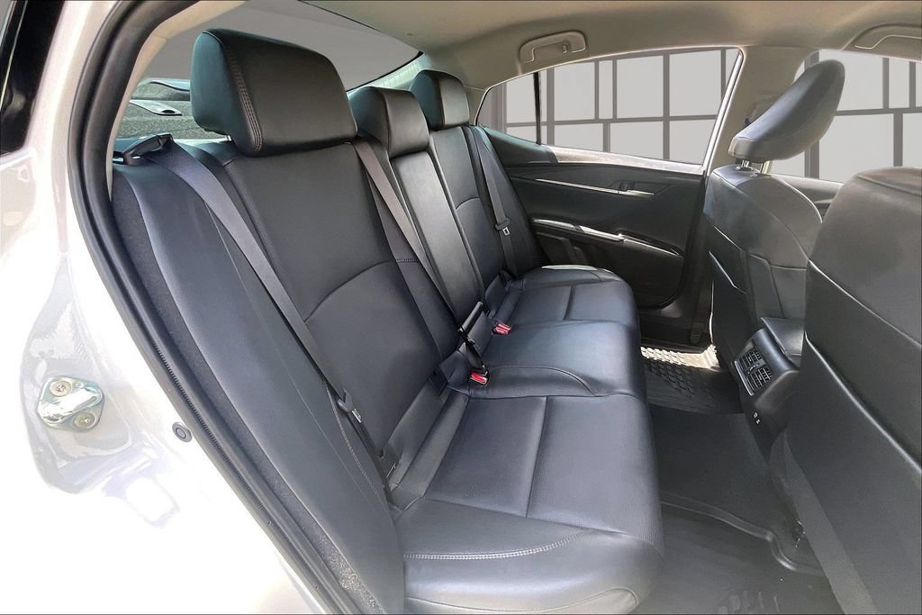 Used 2025 Toyota Camry XLE FWD image 24