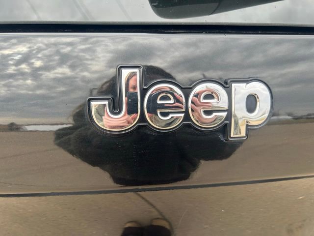 Used 2016 Jeep Cherokee Sport FWD image 30
