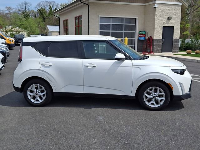 Used 2023 Kia Soul LX w/ Option Group 015 image 10