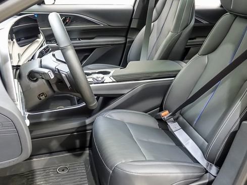 New 2025 Cadillac Lyriq Luxury w/ LPO, Floor Liner Package image 9