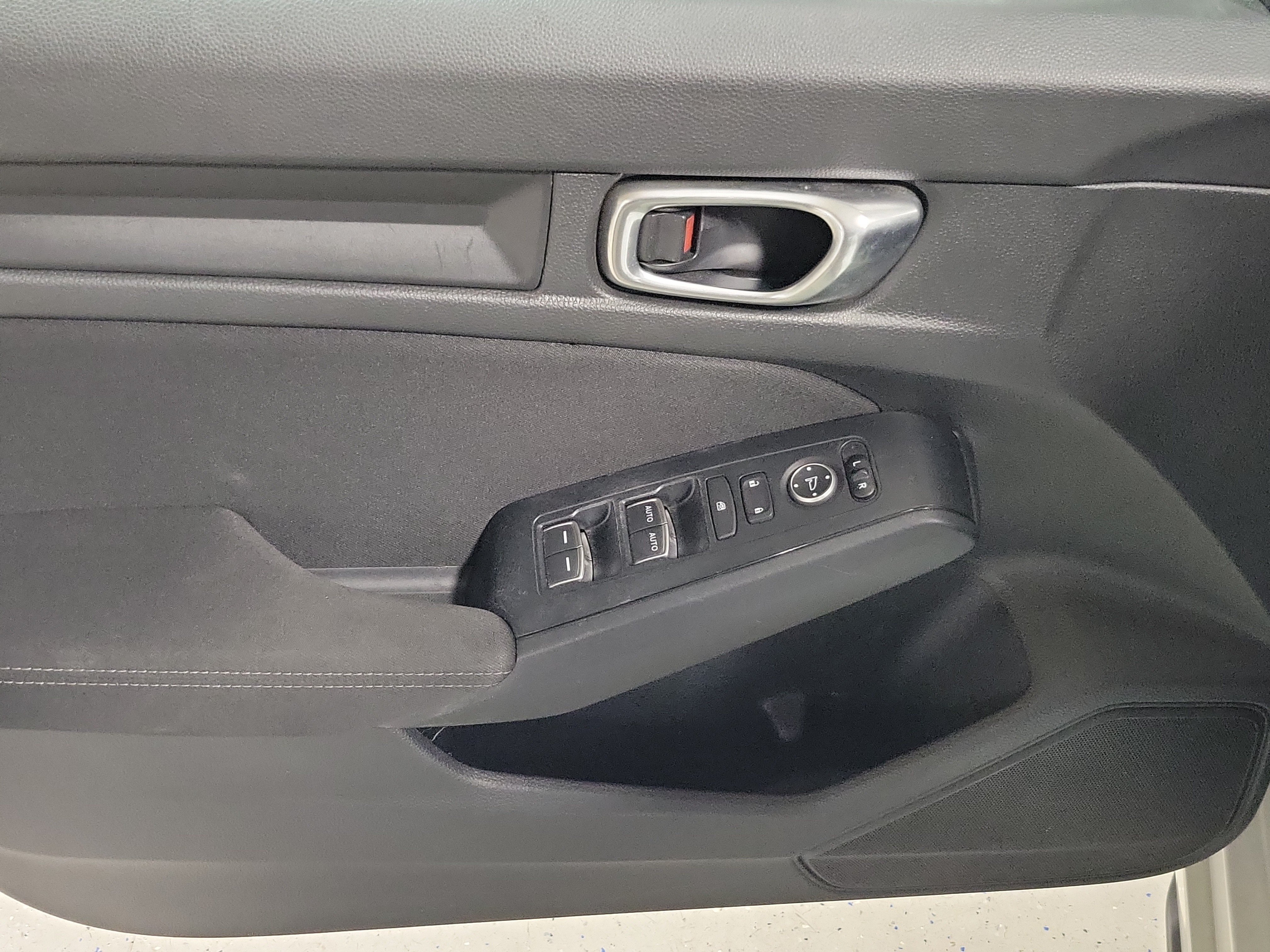 Used 2023 Honda Civic Sport image 19