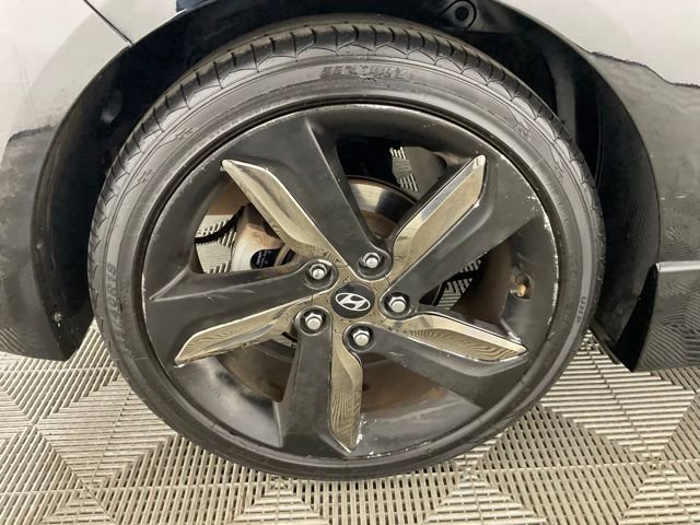 Used 2013 Hyundai Veloster Turbo FWD image 29