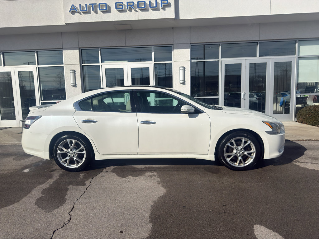 Used 2014 Nissan Maxima 3.5 SV w/ Premium Package image 2
