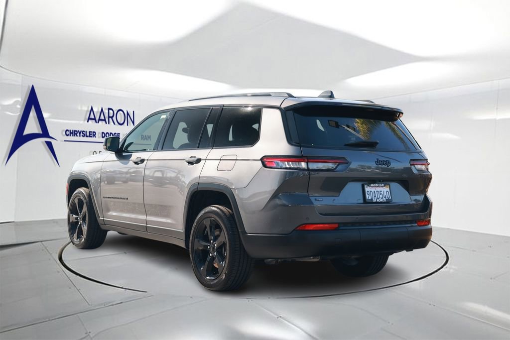 Used 2022 Jeep Grand Cherokee L Laredo RWD image 2