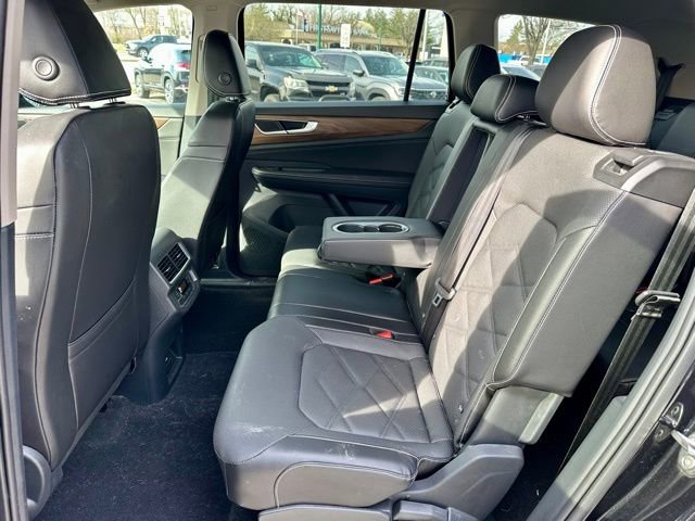 Used 2024 Volkswagen Atlas SE image 17