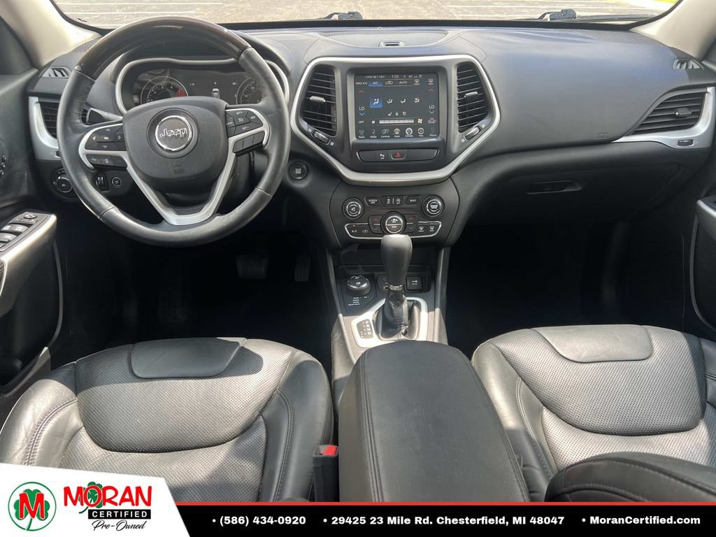 Used 2016 Jeep Cherokee Overland AWD/4WD image 13