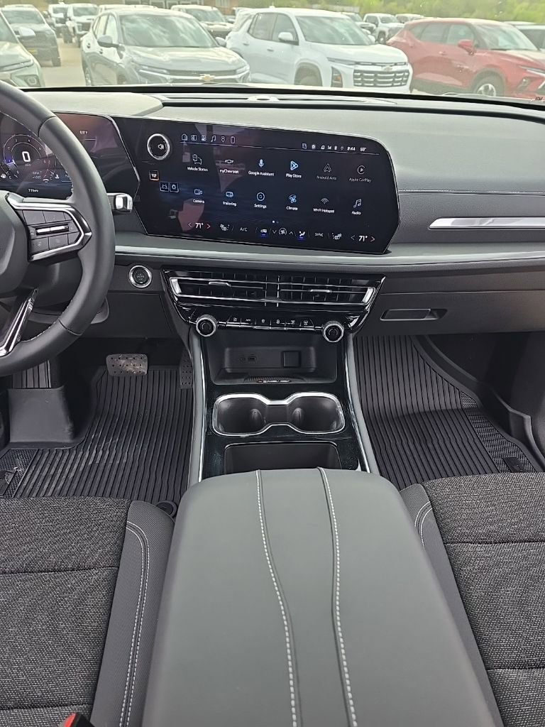 Used 2026 Chevrolet Traverse LT w/ Midnight/Sport Edition image 15