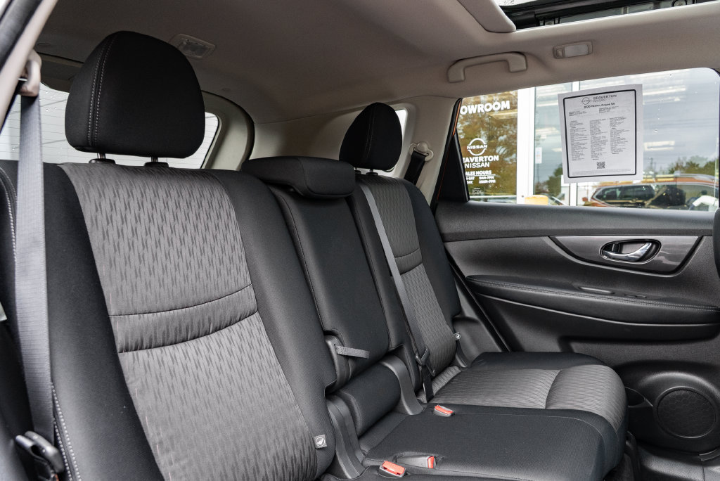 Used 2020 Nissan Rogue SV w/ Sun & Sound Touring Package AWD/4WD image 26