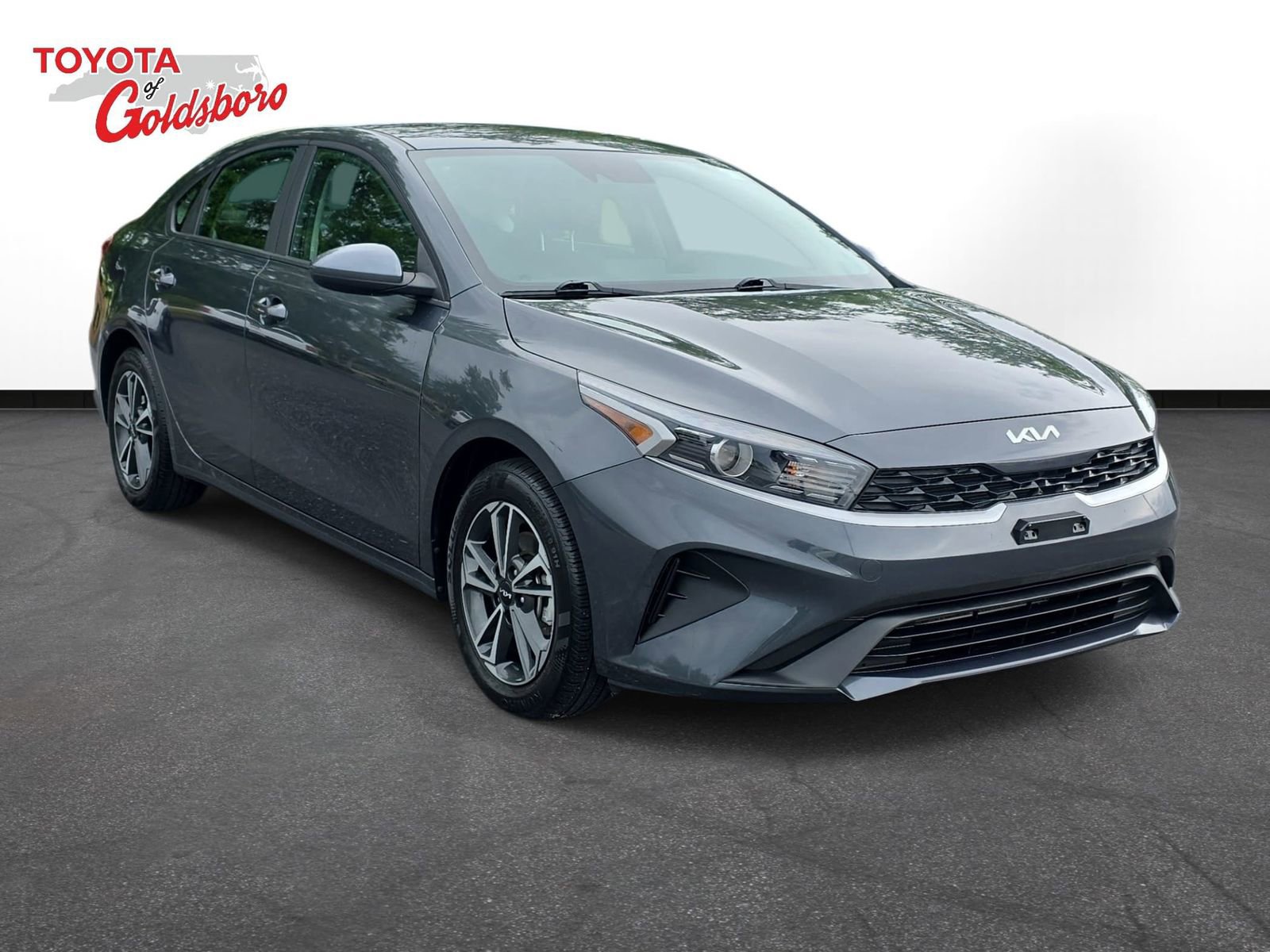 Used 2024 Kia Forte LXS FWD image 3