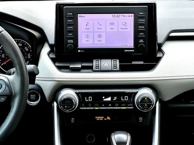 Used 2020 Toyota RAV4 XLE Premium FWD image 30