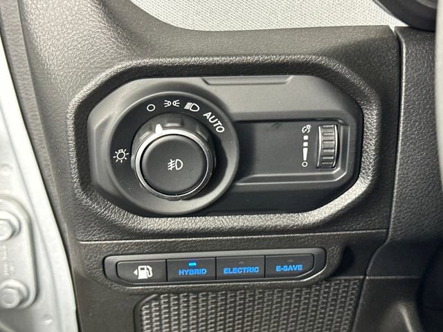 Used 2024 Jeep Wrangler Unlimited image 19