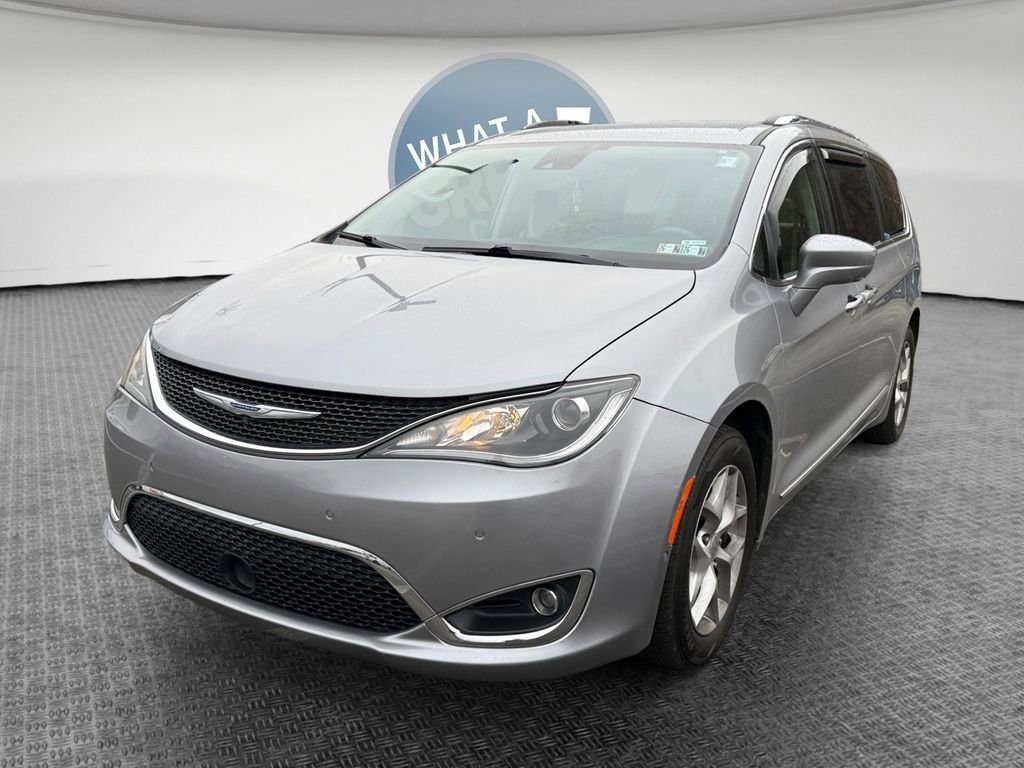 Used 2020 Chrysler Pacifica Touring-L Plus w/ Tire & Wheel Group image 8