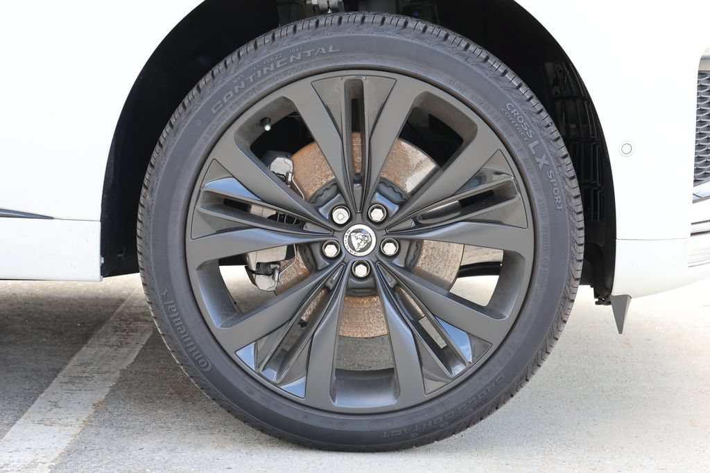 Certified 2026 Jaguar F-PACE R-Dynamic S AWD/4WD image 7