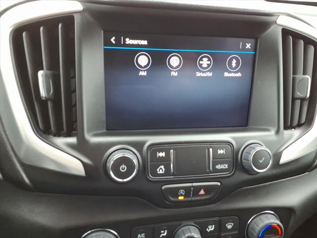 Used 2024 GMC Terrain SLT image 19