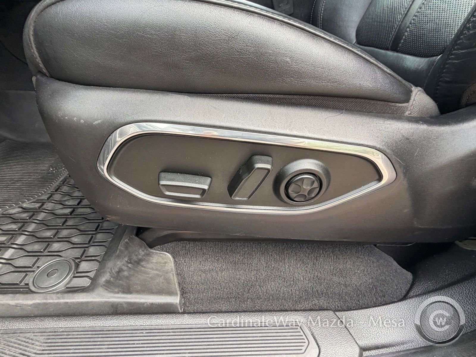 Used 2022 Jeep Wagoneer Series III w/ Premium Group I image 15