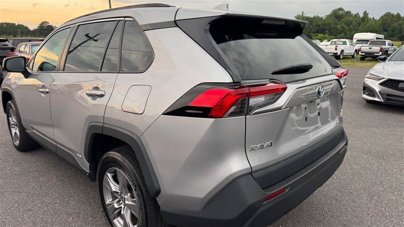Used 2022 Toyota RAV4 XLE w/ Convenience Package AWD/4WD image 17