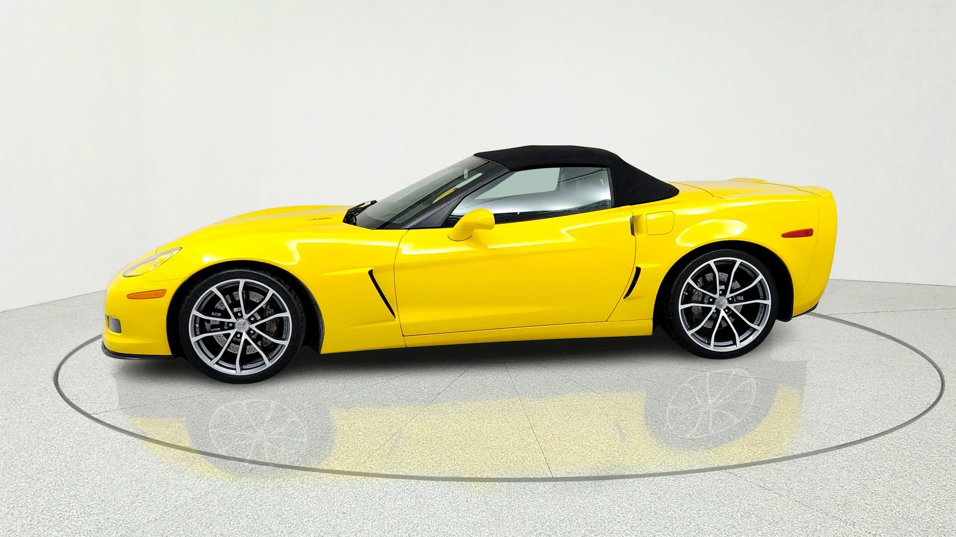 Certified 2013 Chevrolet Corvette 427 w/ 1SC Preferred Equipment Group RWD image 2