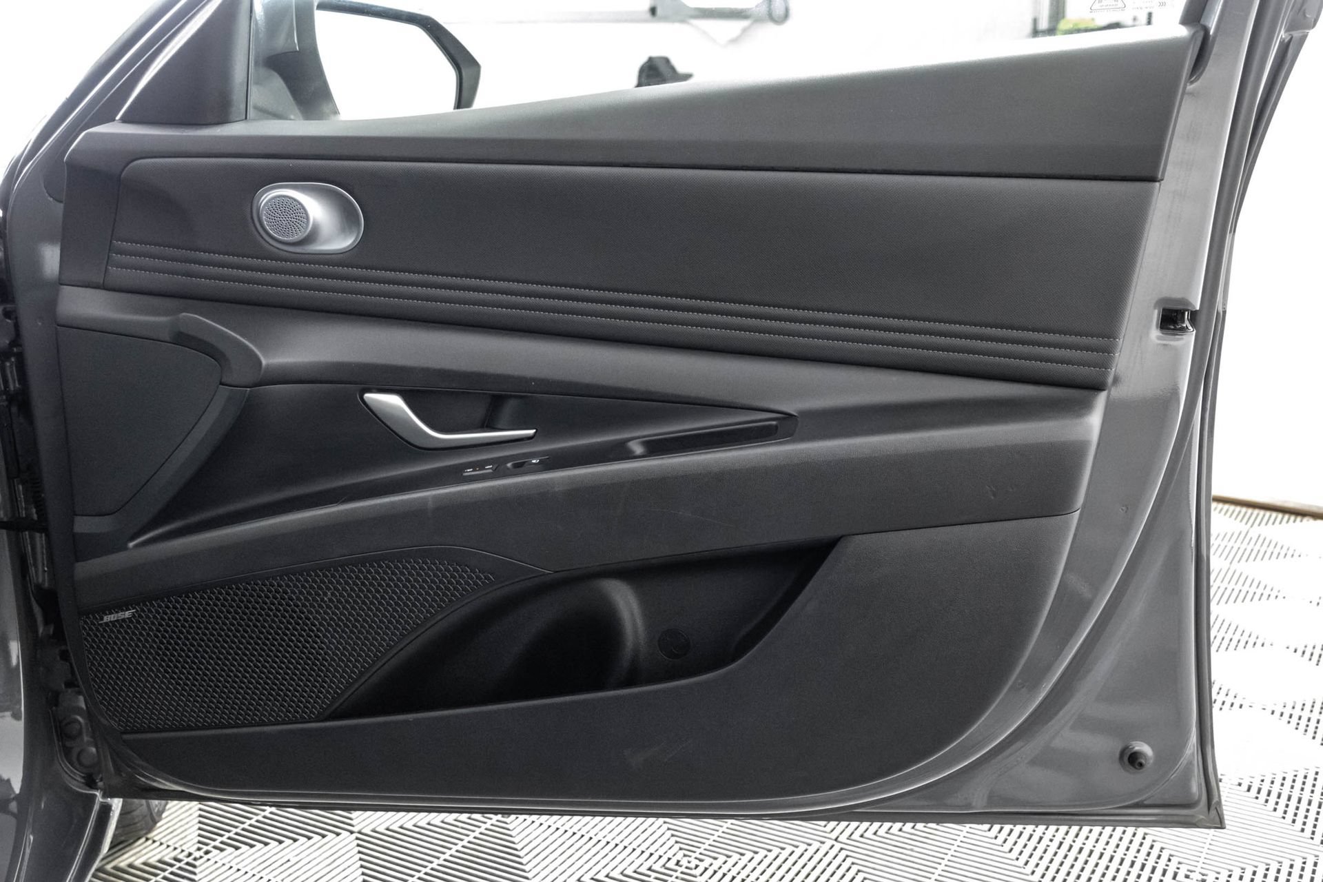 Used 2025 Hyundai Elantra Limited FWD image 43