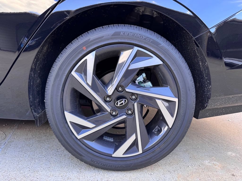 New 2026 Hyundai Elantra Limited FWD image 25