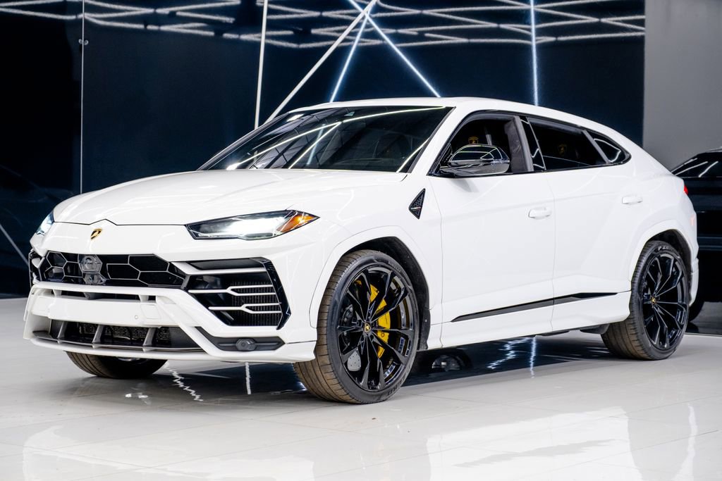 Used 2021 Lamborghini Urus image 3