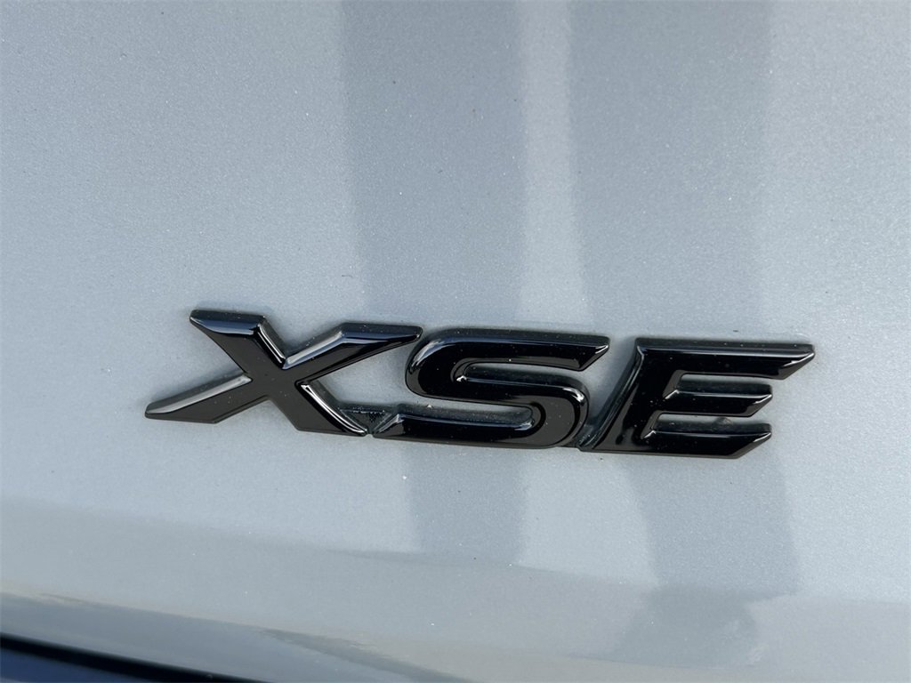Used 2025 Toyota Sienna XSE image 11