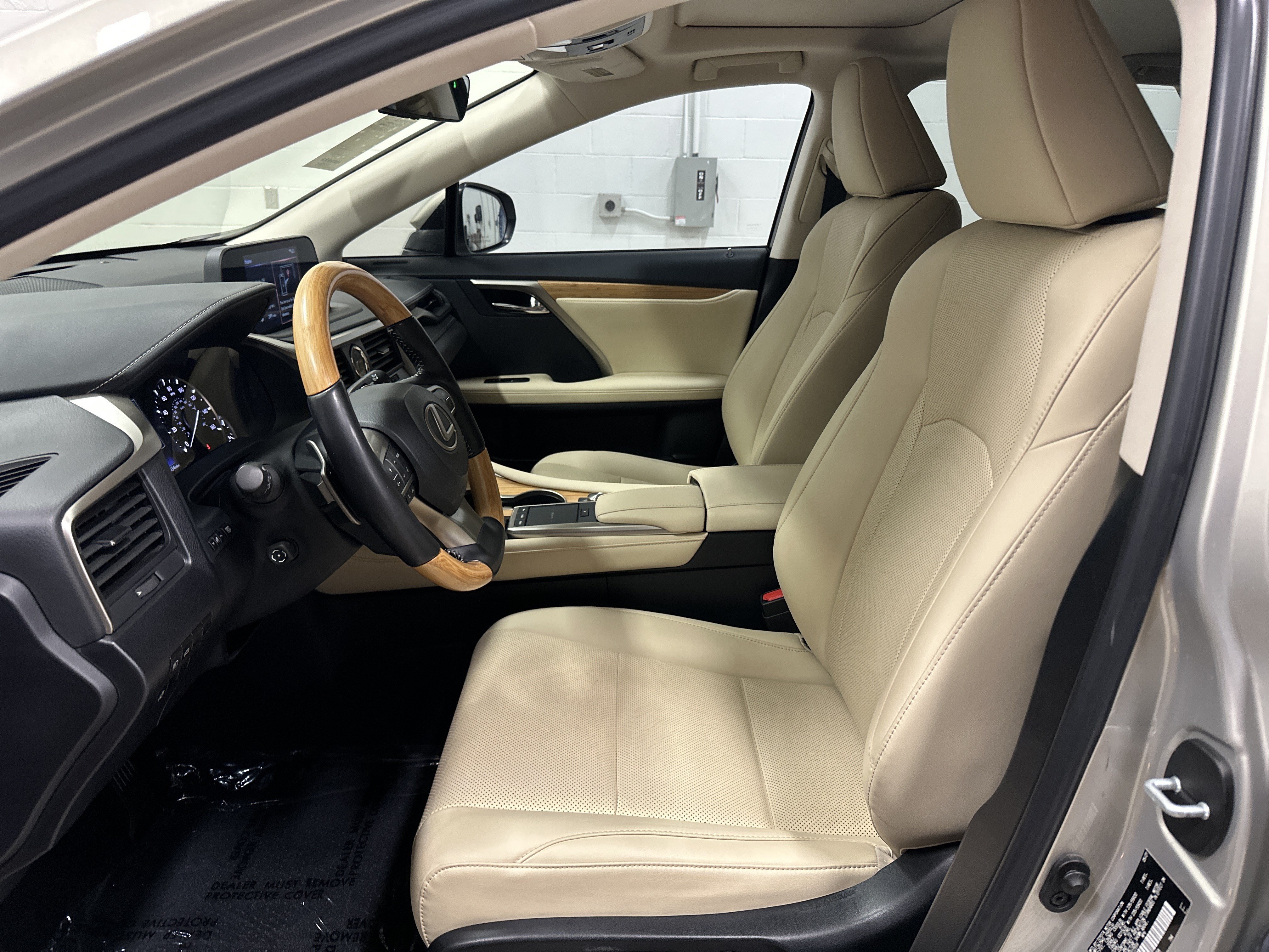 Certified 2021 Lexus RX 350L FWD w/ Premium Package image 16