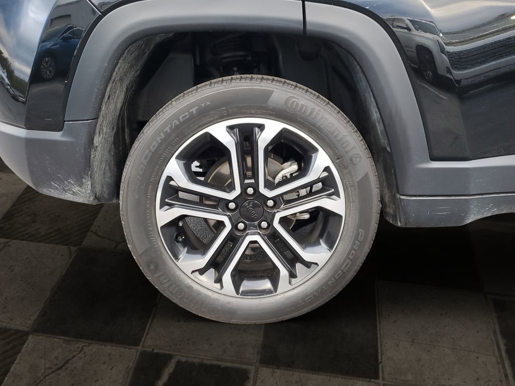 Used 2022 Jeep Compass Limited image 5