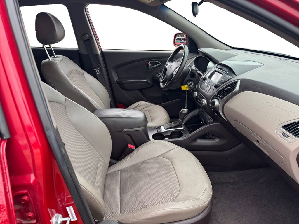 Used 2014 Hyundai Tucson SE image 18