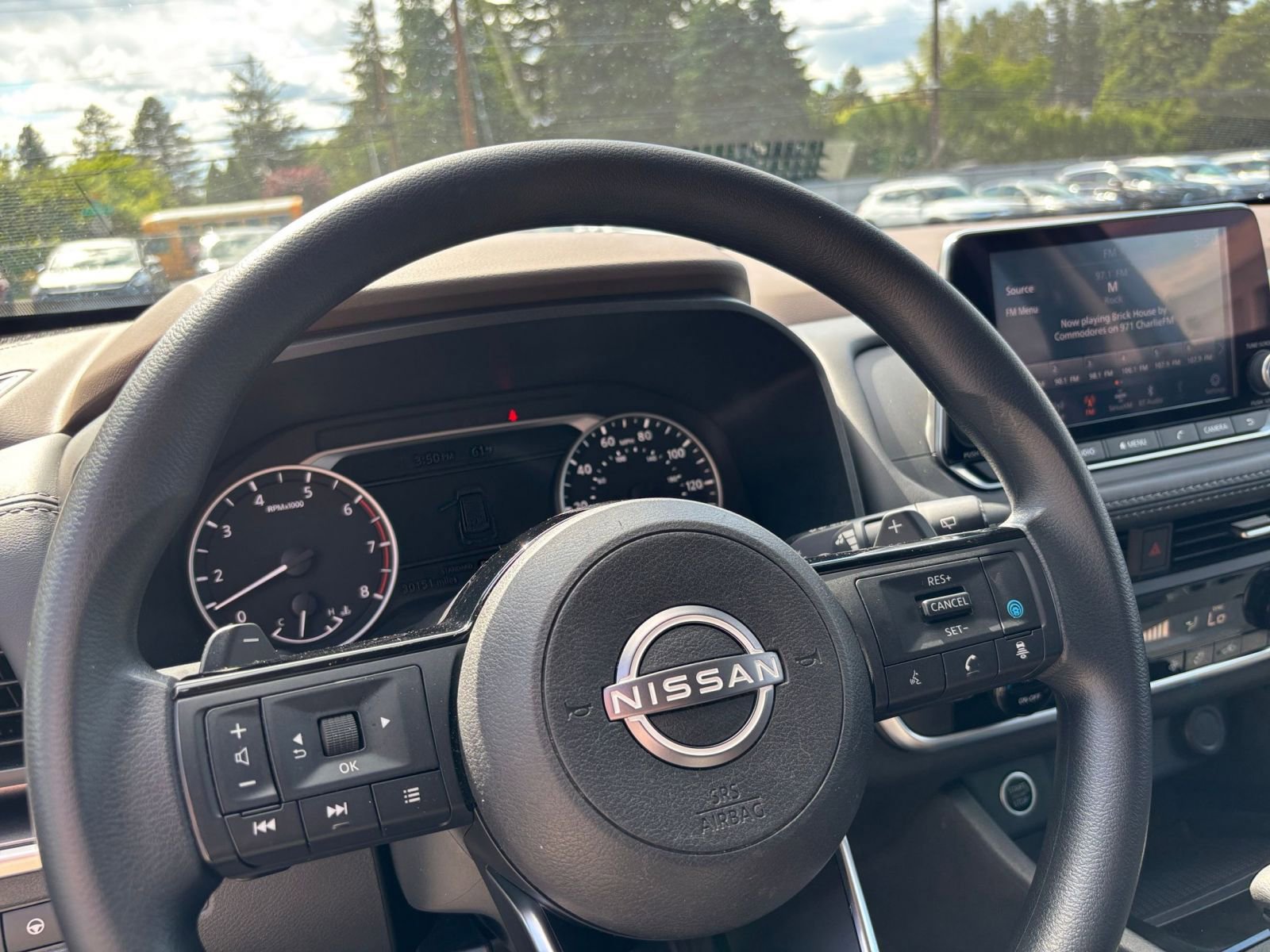 Used 2023 Nissan Rogue SV FWD image 29