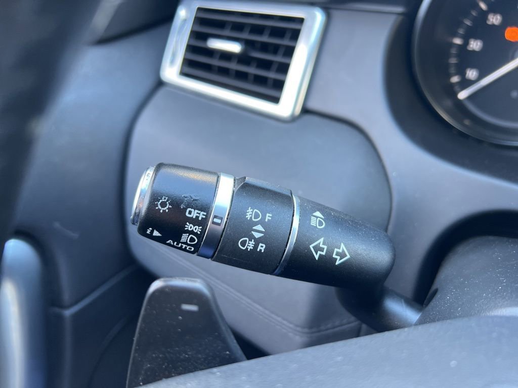 Used 2018 Land Rover Discovery Sport HSE image 16