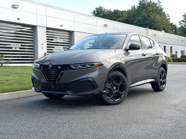 New 2026 Alfa Romeo Tonale w/ Red Premium Package