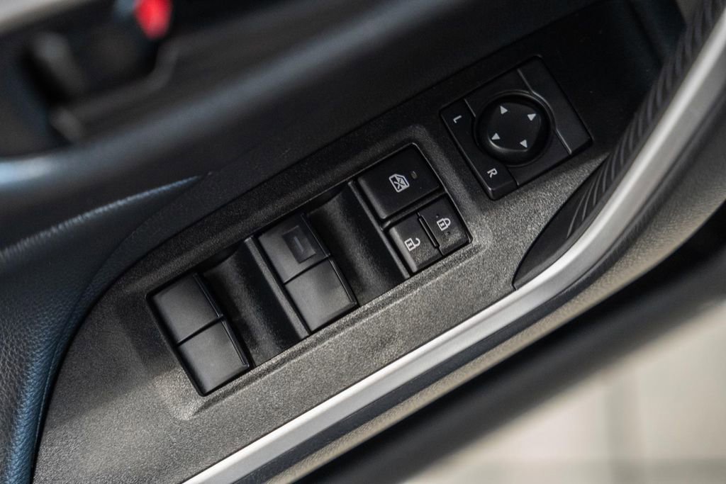 Used 2025 Toyota RAV4 LE image 34