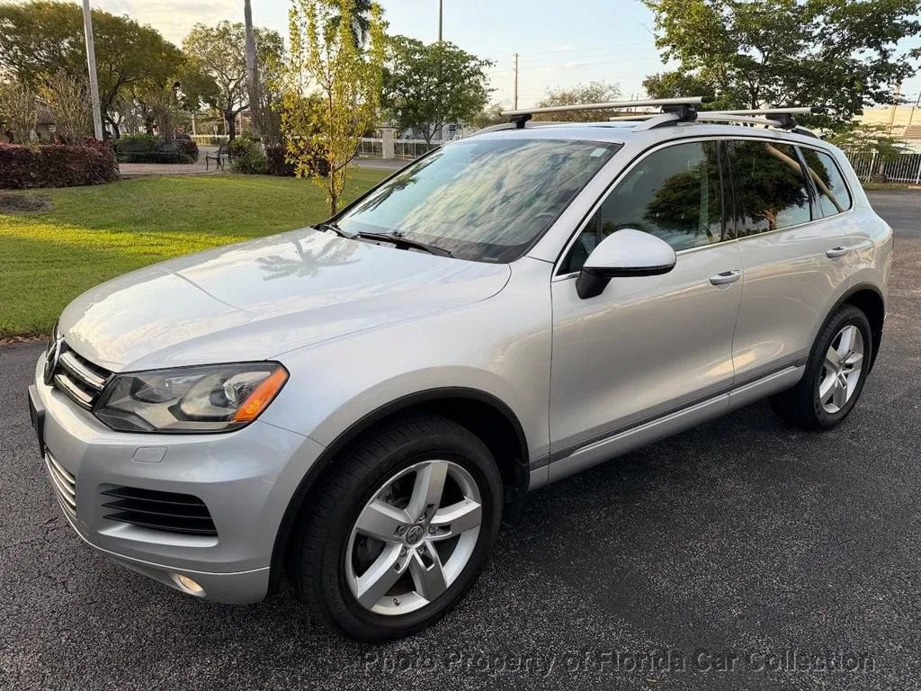 Used 2011 Volkswagen Touareg TDI image 1