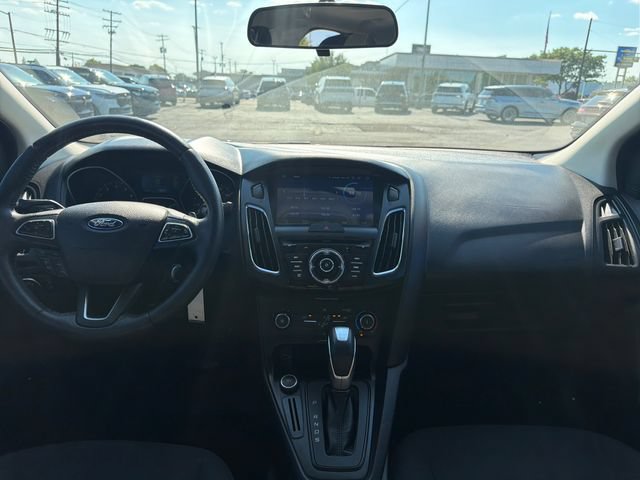 Used 2016 Ford Focus SE w/ SE Sport Package FWD image 14