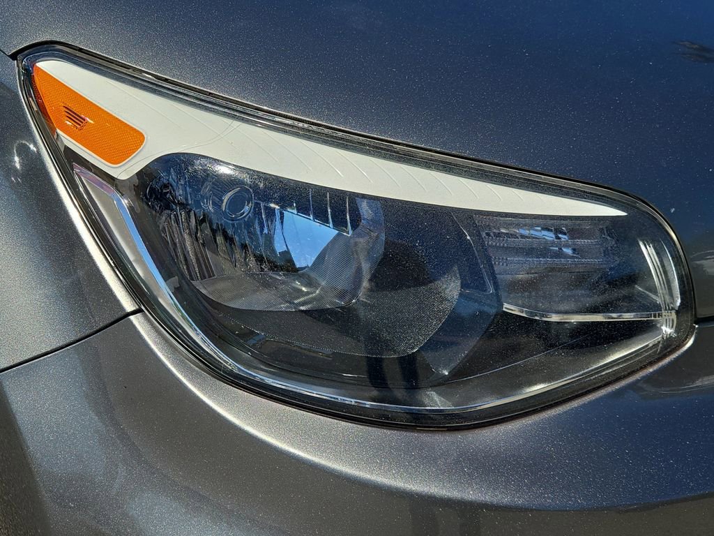 Used 2018 Kia Soul + image 5