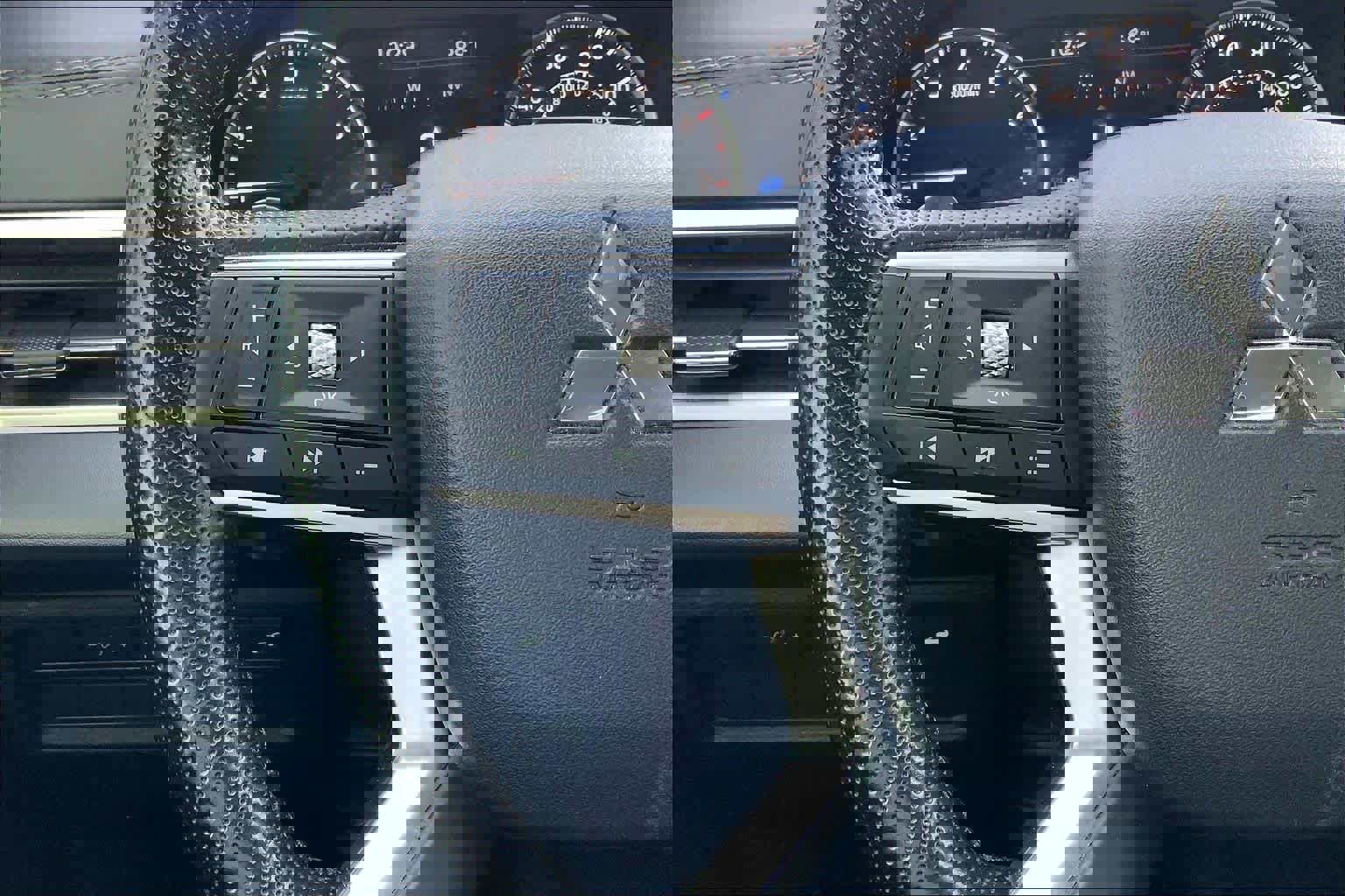 Used 2022 Mitsubishi Outlander SE image 23